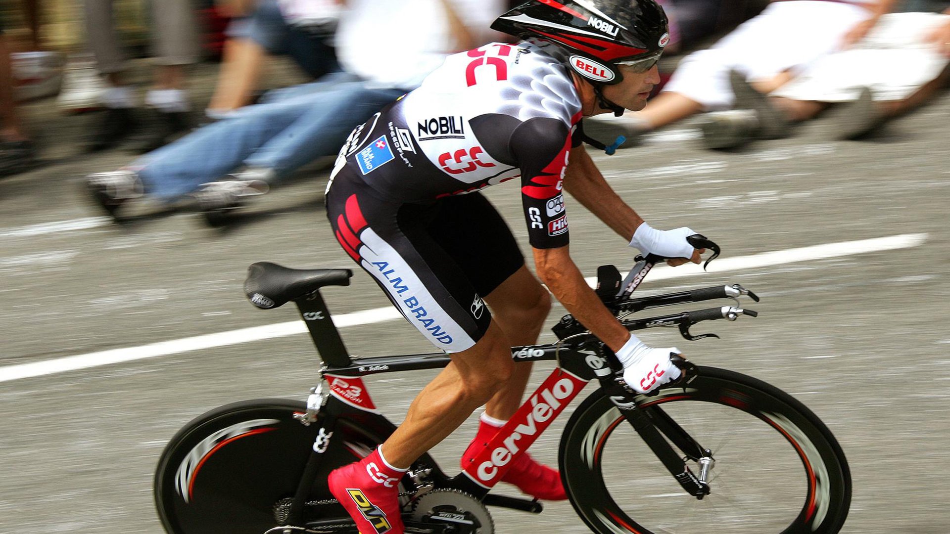 F1巴西大奖赛：雨战混乱 阿隆索老将经验助其斩获赛季首冠